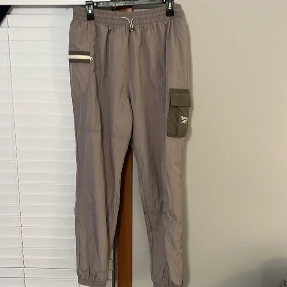 ❤️Reebok Women's Gray Jogger Pants L - Picture 3 of 5